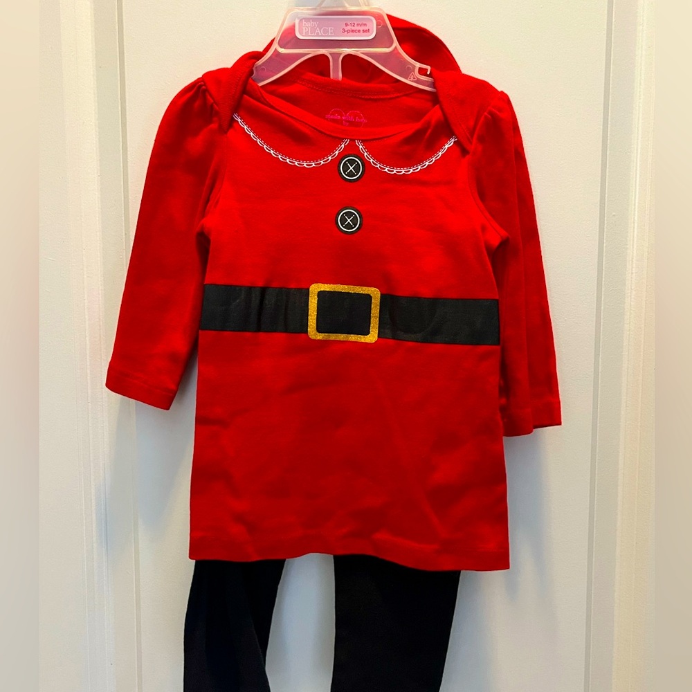 The Children’s Place 3pc. Santa set. Size 9-12 months.